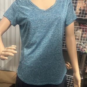 Columbia women’s Heathered Blue Short Sleeve performance Tee size L